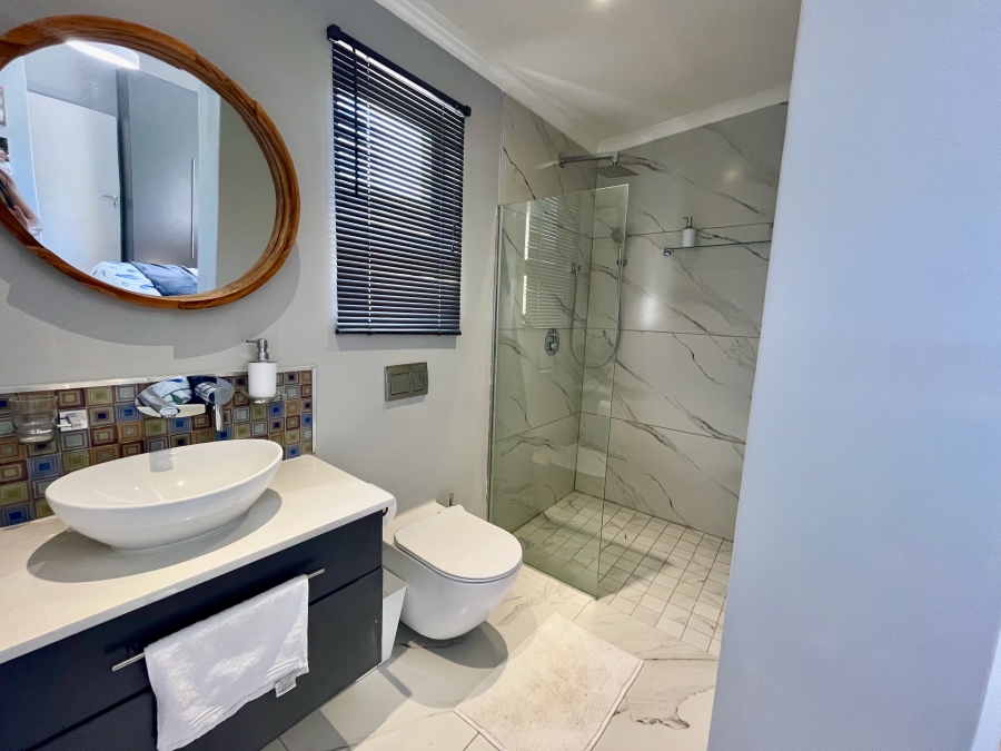 5 Bedroom Property for Sale in Onrus Western Cape